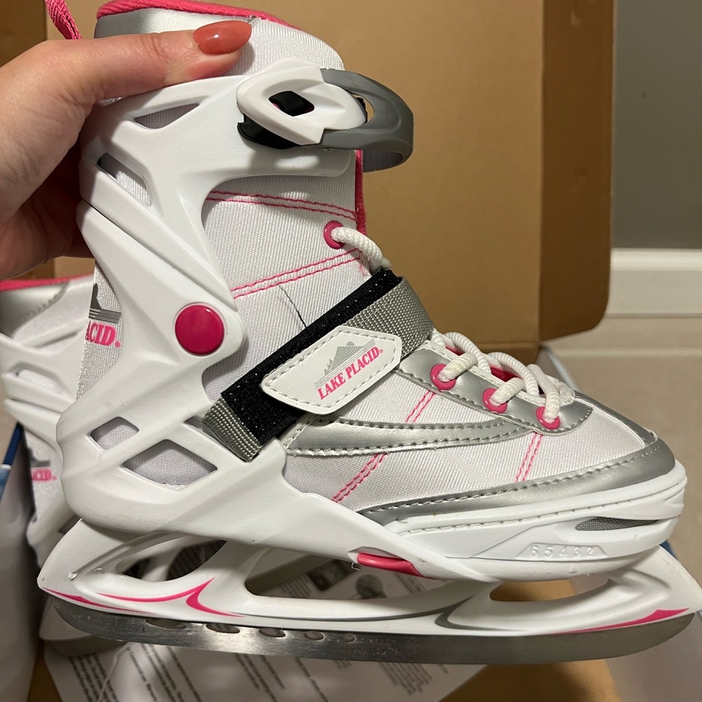 Lake Placid girls adjustable size 2-6 ice skates